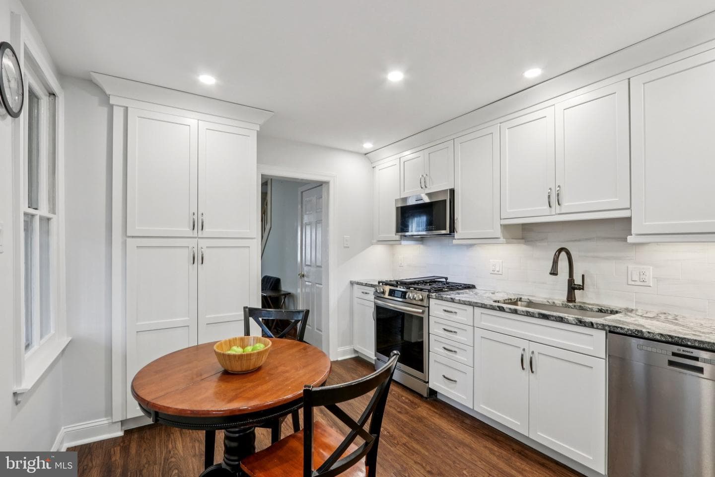 517 Crown Street photo 9