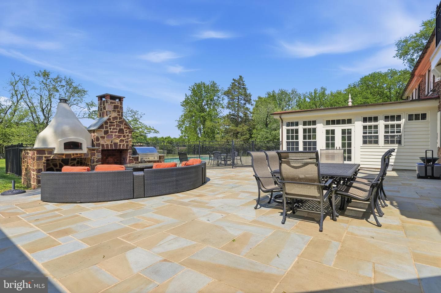 1682 Clydesdale Circle photo 71