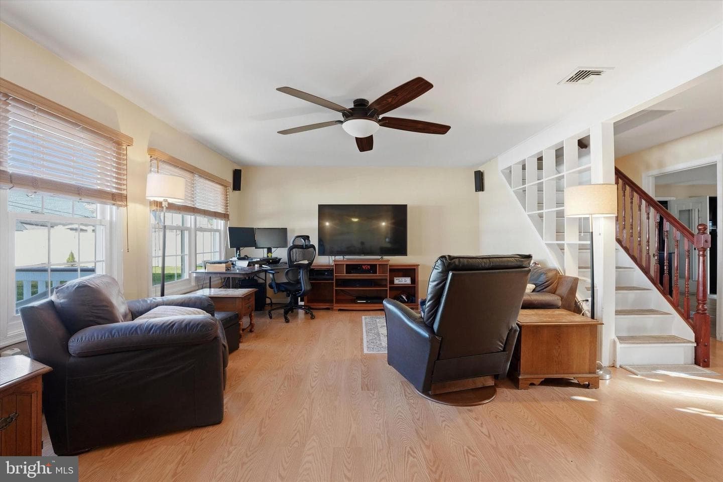 28 Sycamore Road photo 3