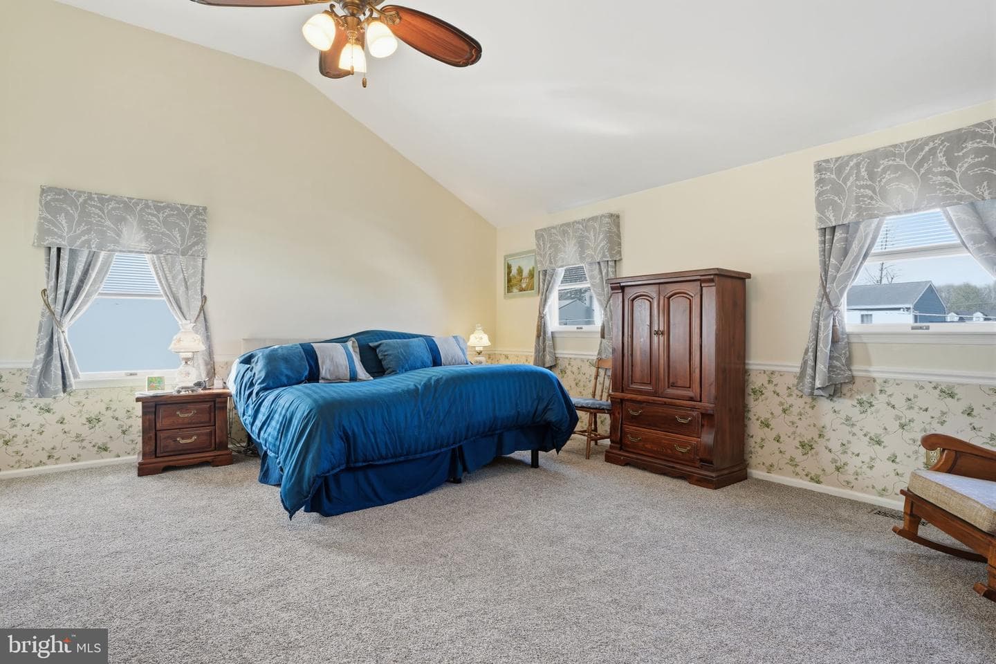 429 Grand Avenue photo 24