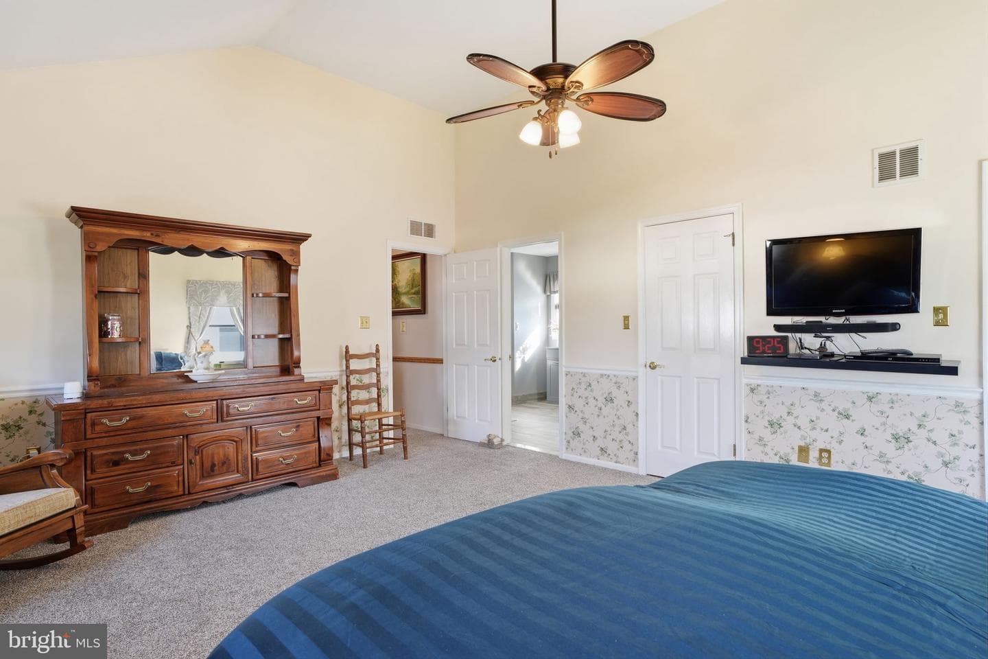 429 Grand Avenue photo 25