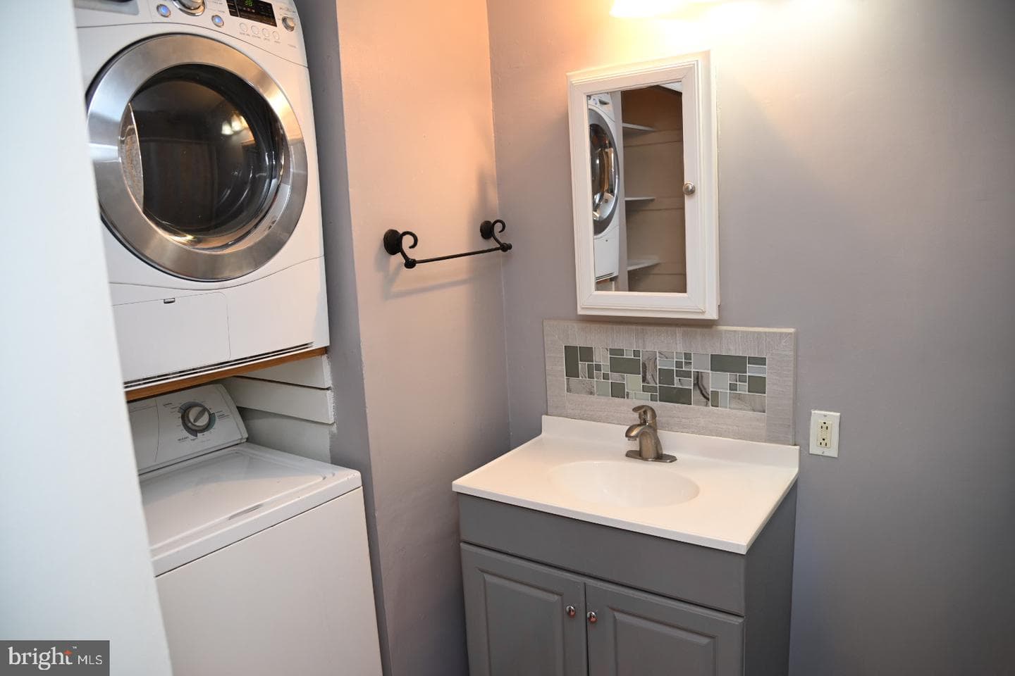885 N York Road #12c photo 11