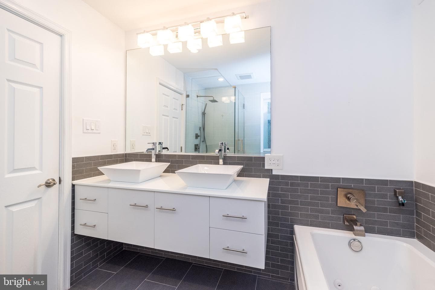1630 Bonnie Brae Drive photo 25