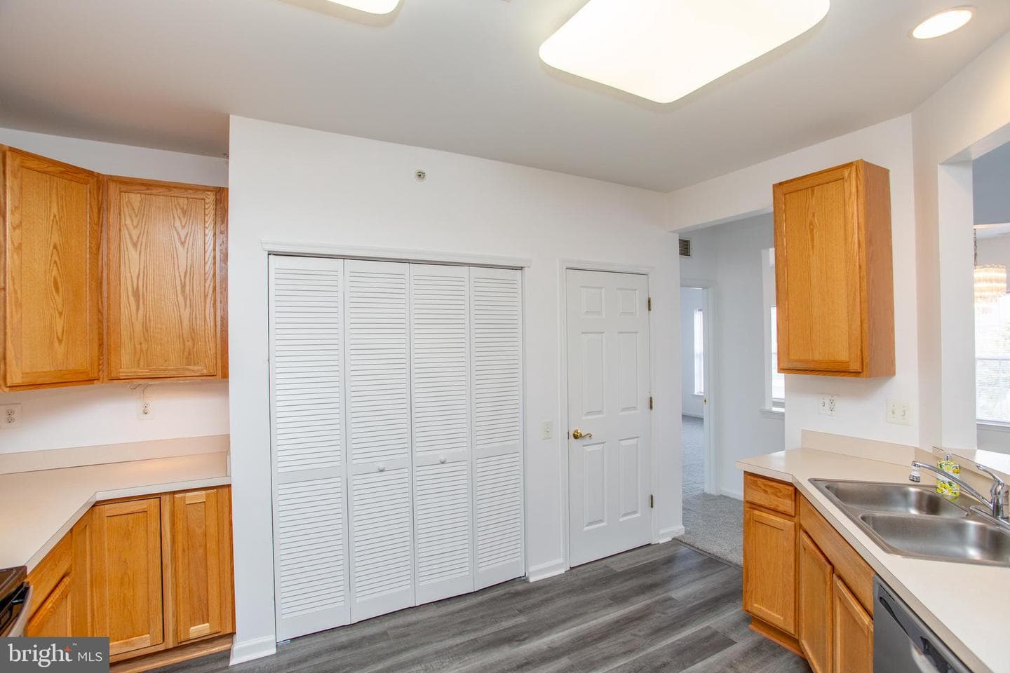 100 Beech Boulevard #204 photo 14