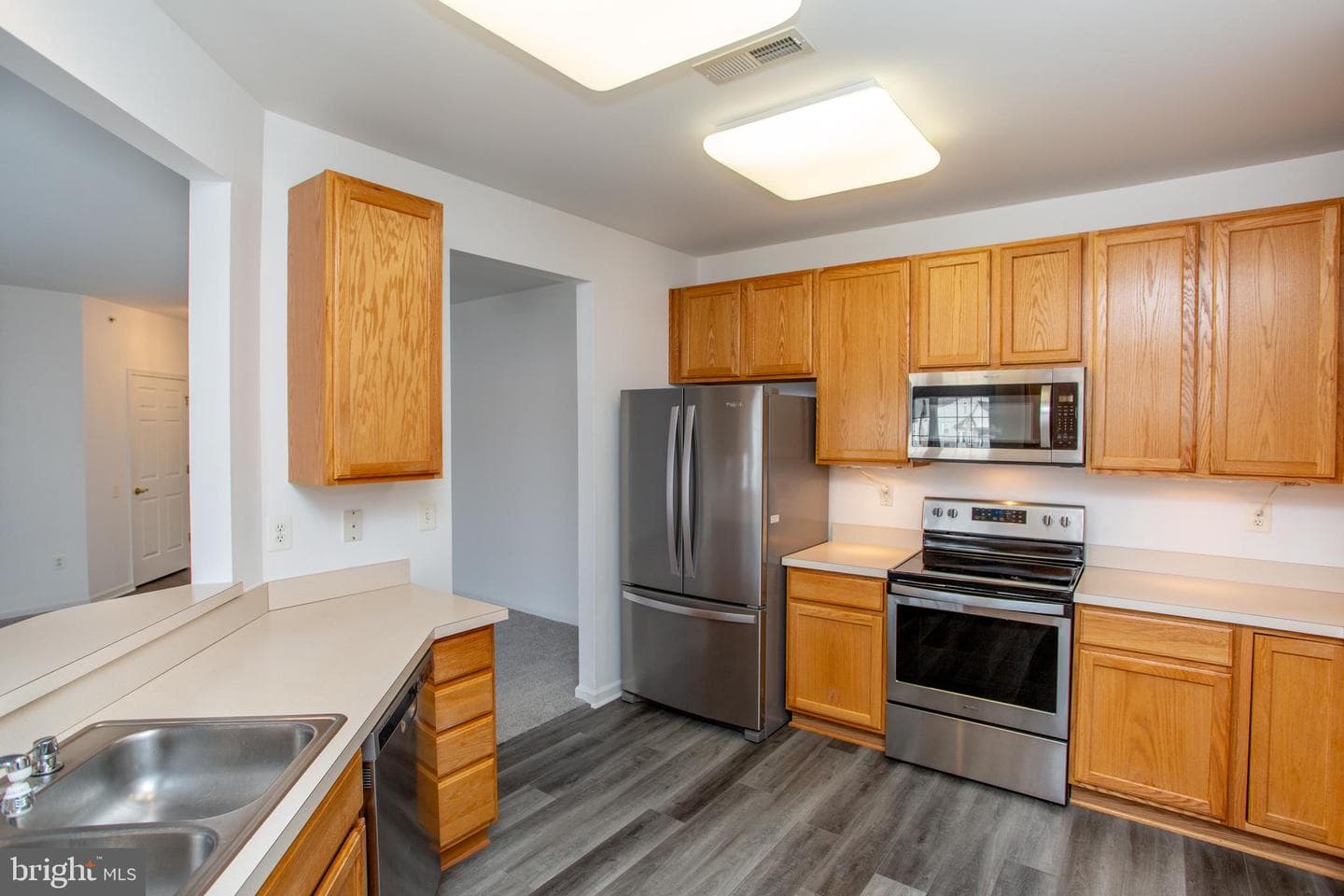 100 Beech Boulevard #204 photo 16