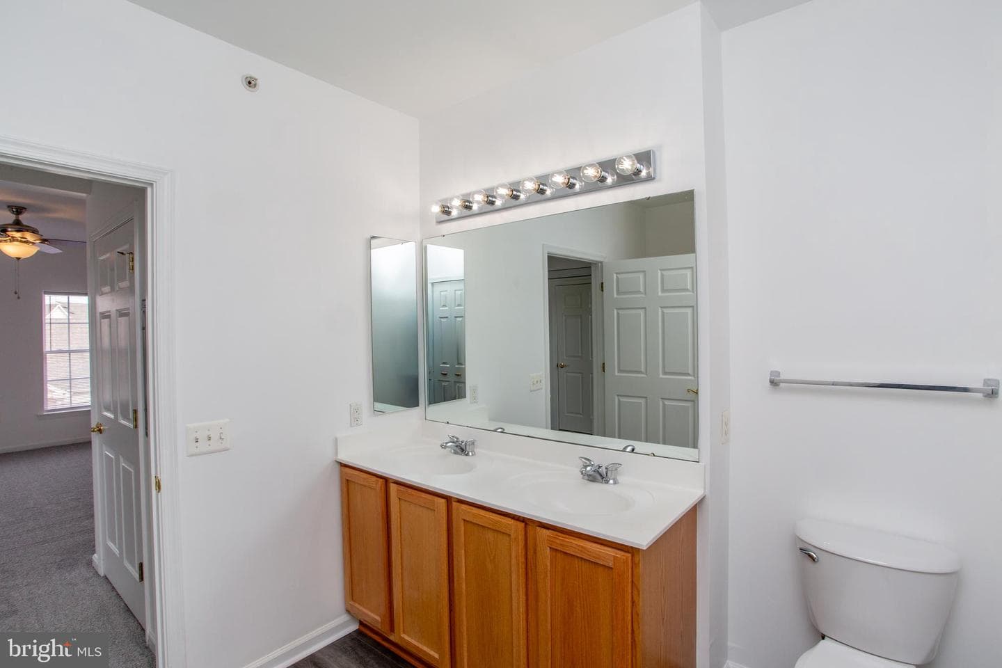 100 Beech Boulevard #204 photo 23