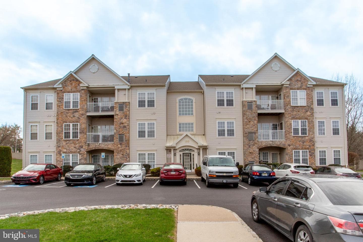 100 Beech Boulevard #204 photo 36