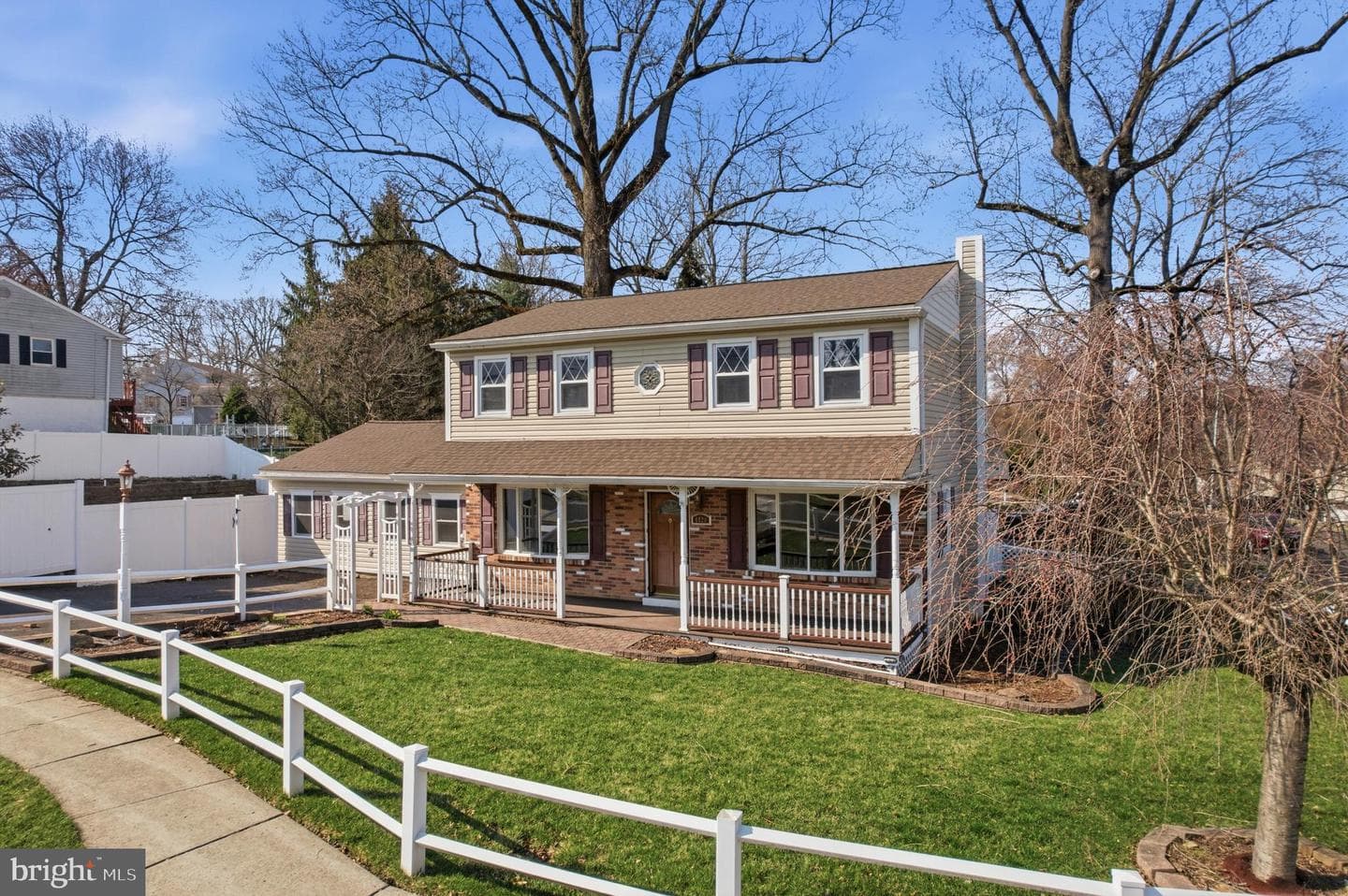 4820 Dara Faith Drive photo 2