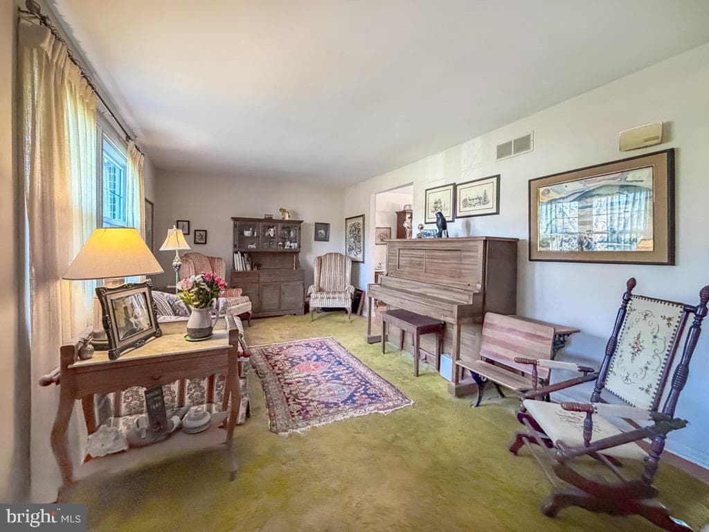 1007 Dick Avenue photo 2
