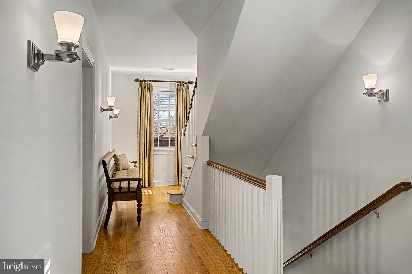 85 E Oakland Avenue photo 20
