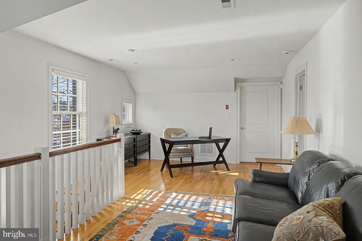 85 E Oakland Avenue photo 31