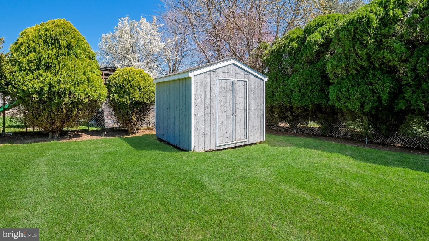 73 Springwood Drive photo 51