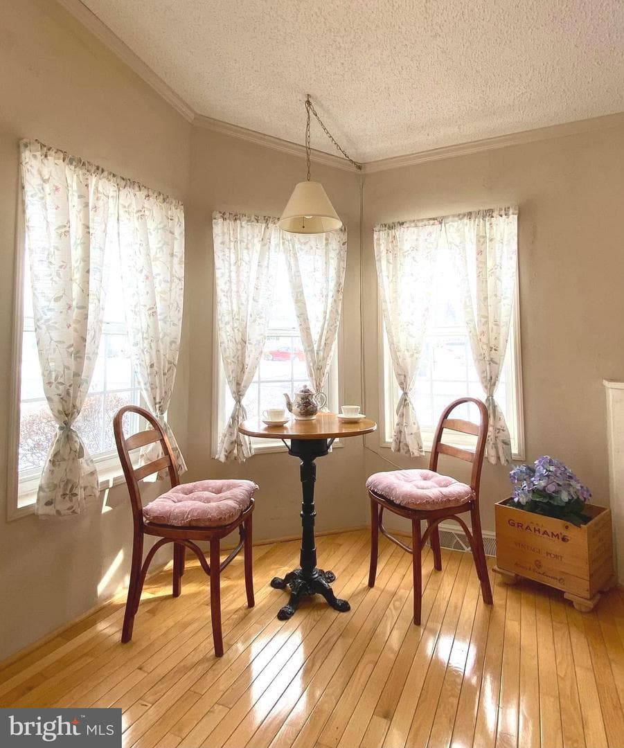 449 Grouse Court W photo 10