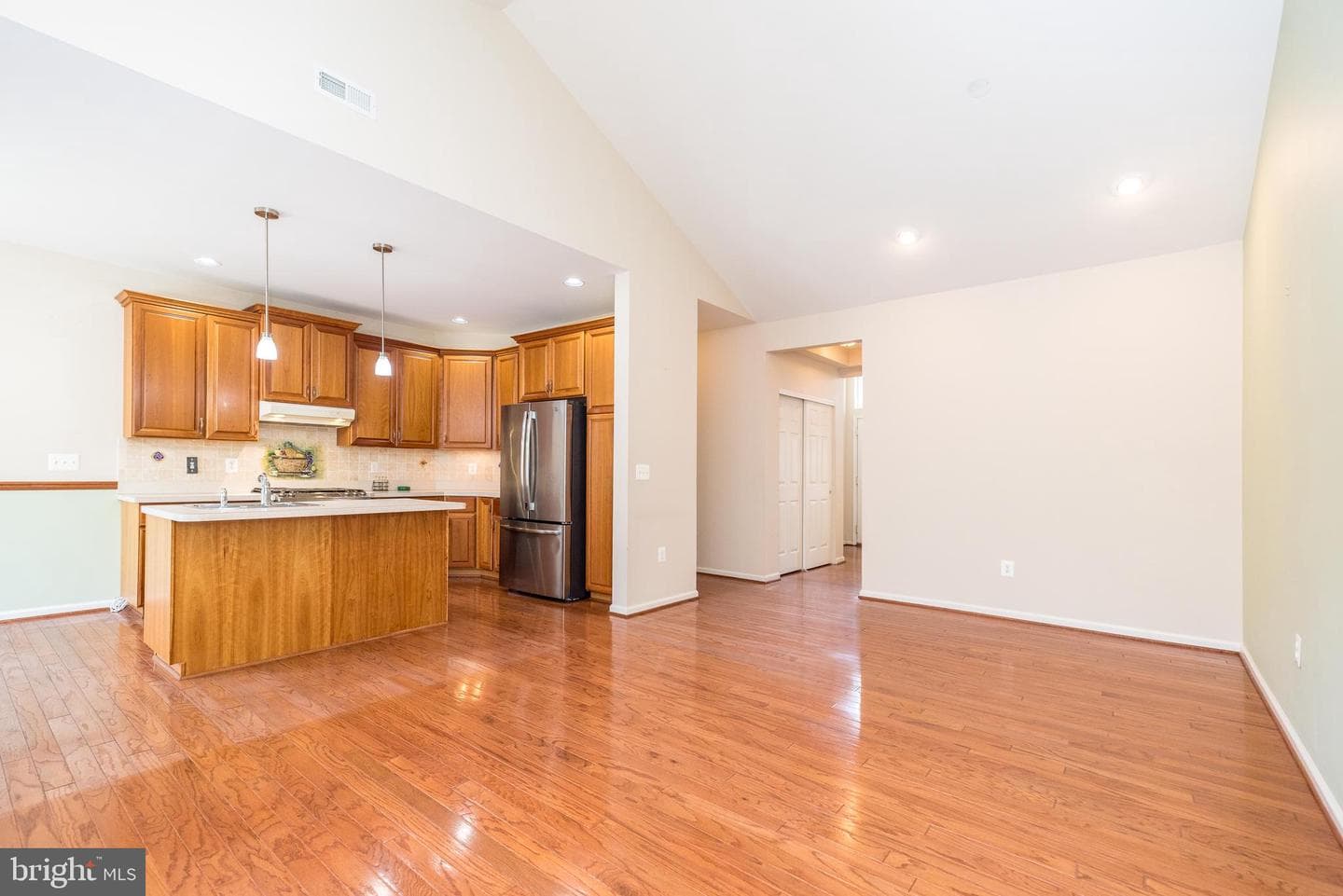 505 Plymouth Court photo 13