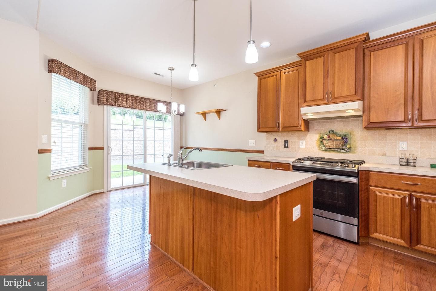 505 Plymouth Court photo 6