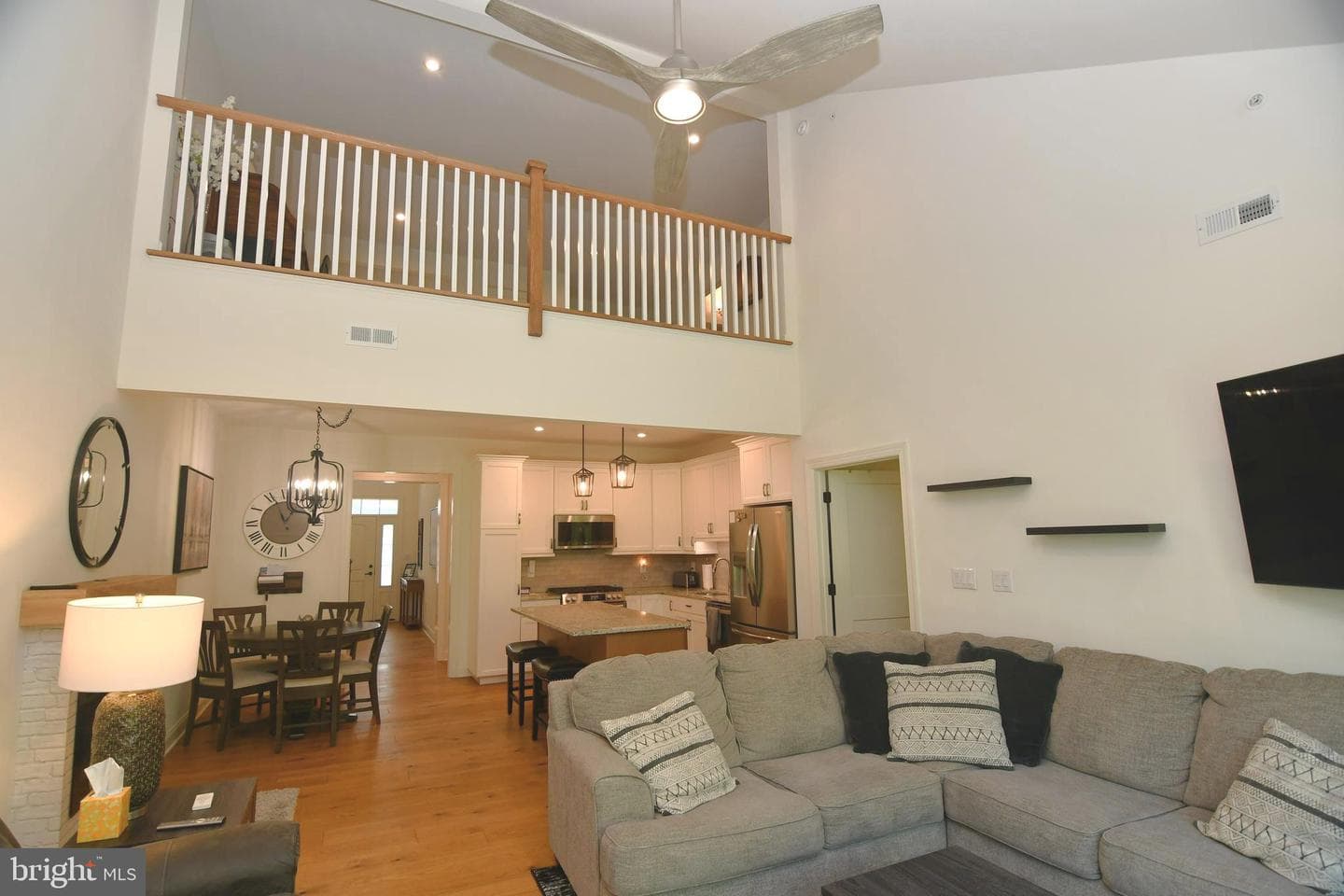 924 Holden Court photo 13