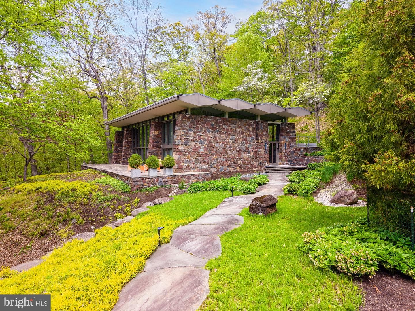 372 Brownsburg Road photo 3