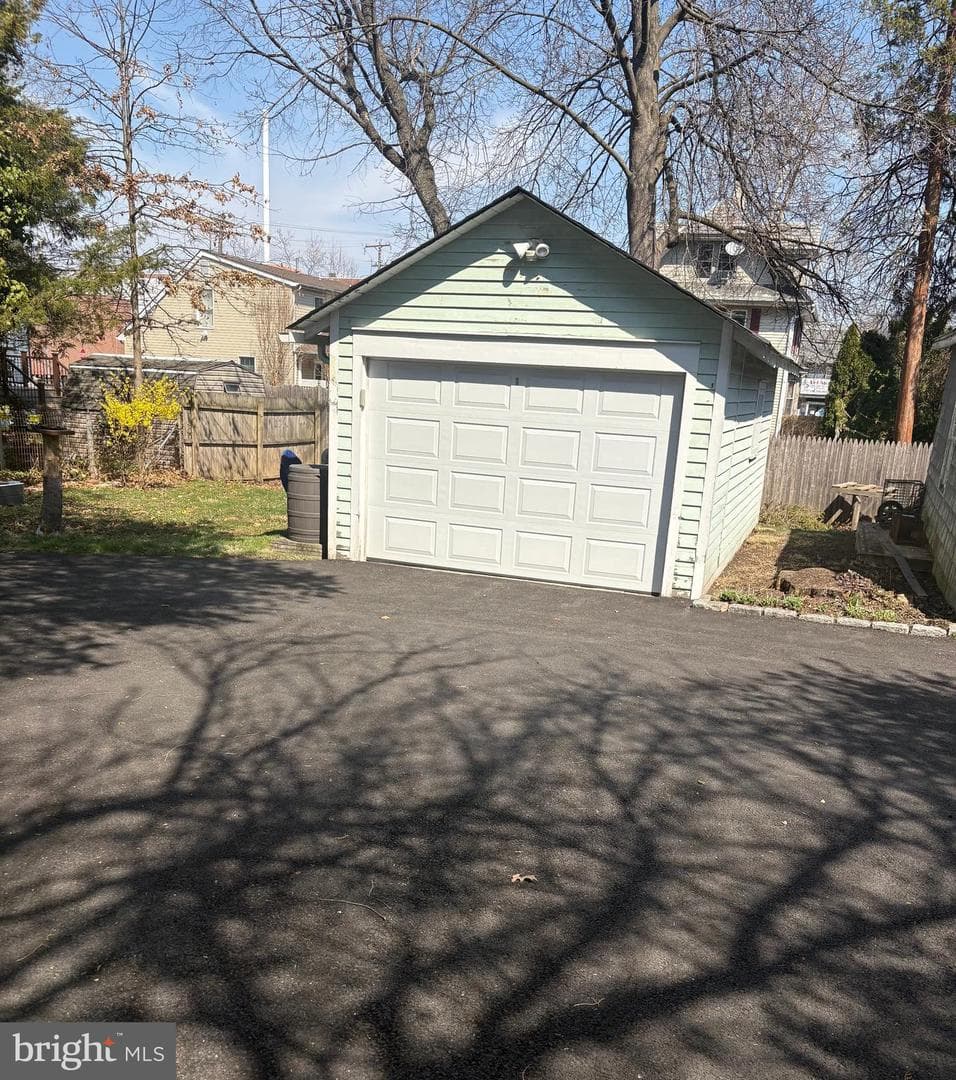 514 Stockham Avenue photo 8