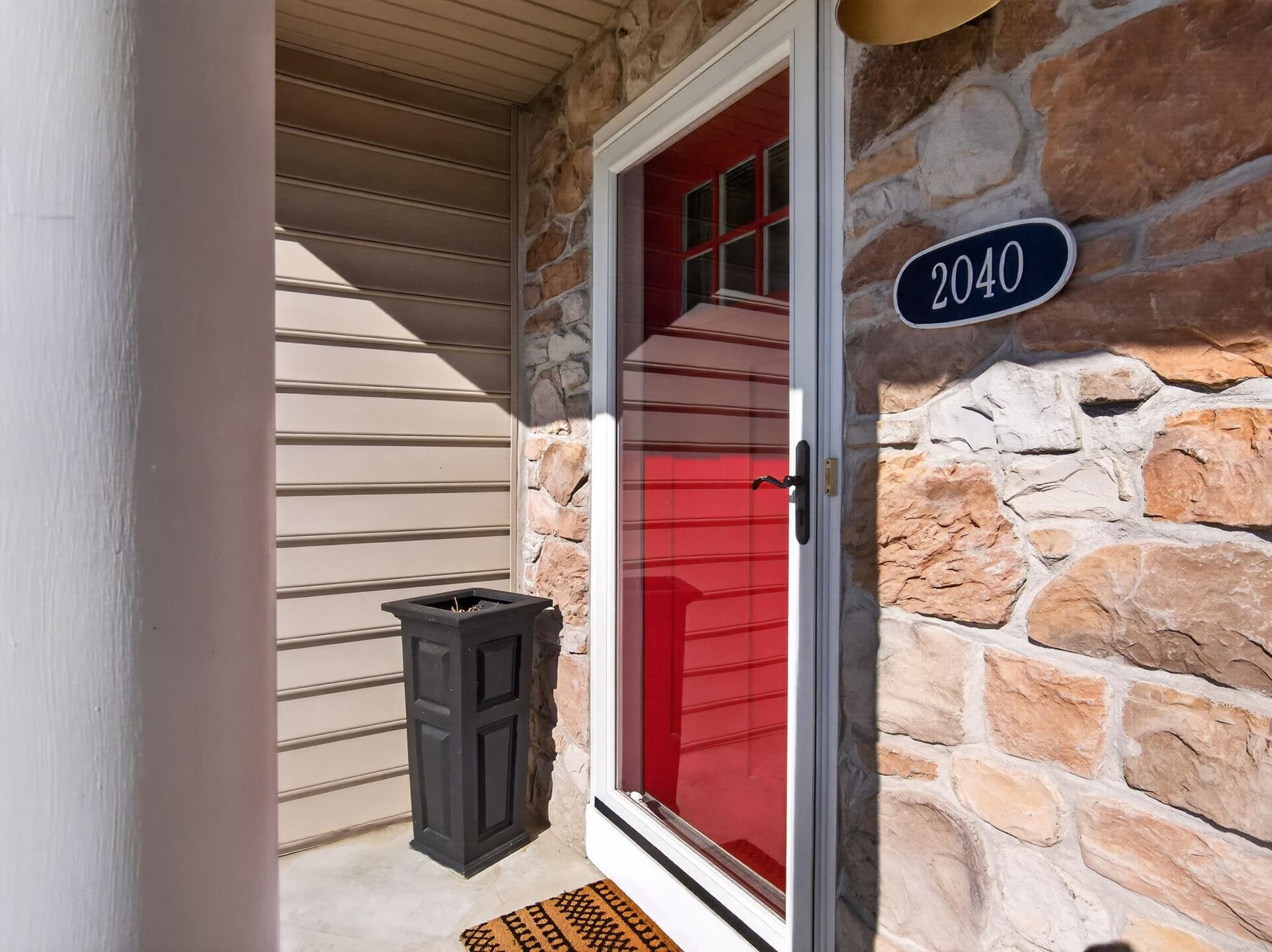 2040 Valley View Drive photo 11