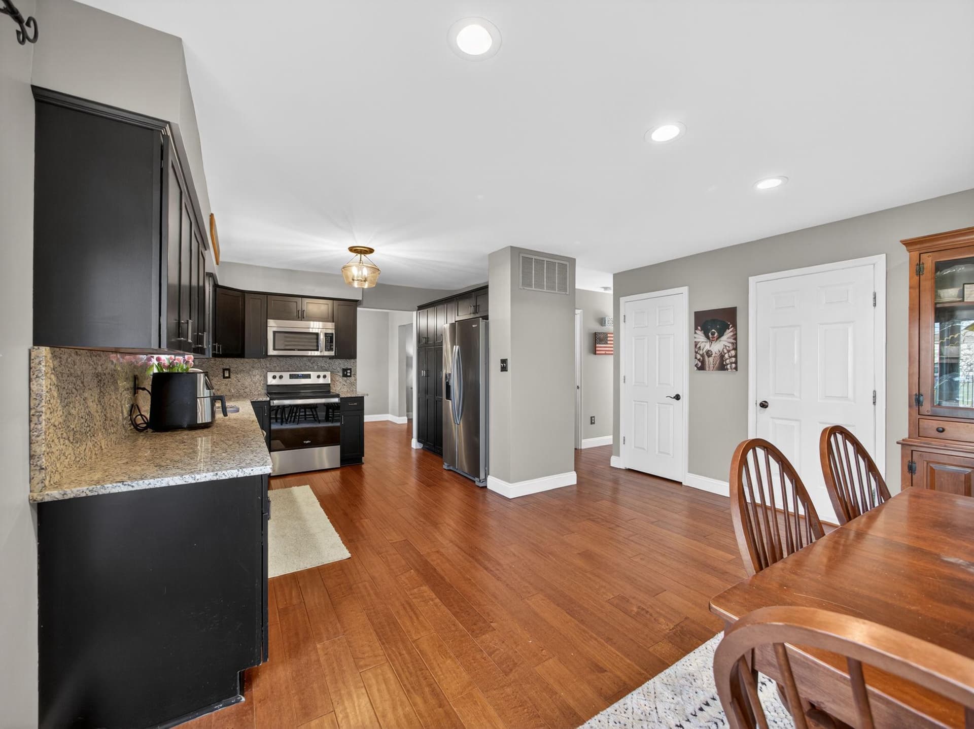 2040 Valley View Drive photo 24