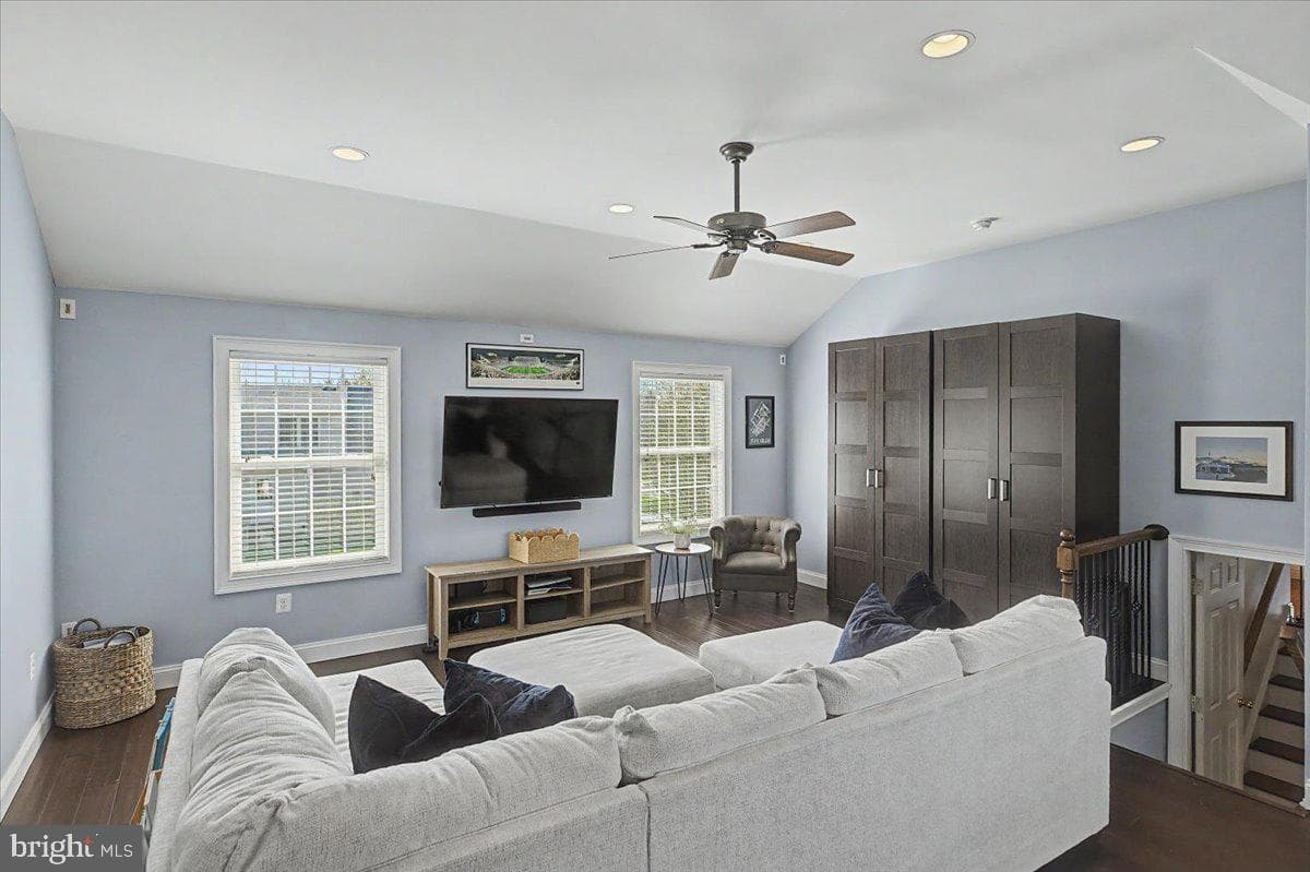 112 Trotters Way photo 29