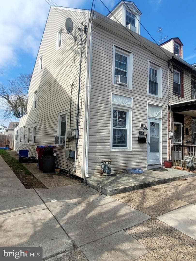 574 Bath Street photo 19