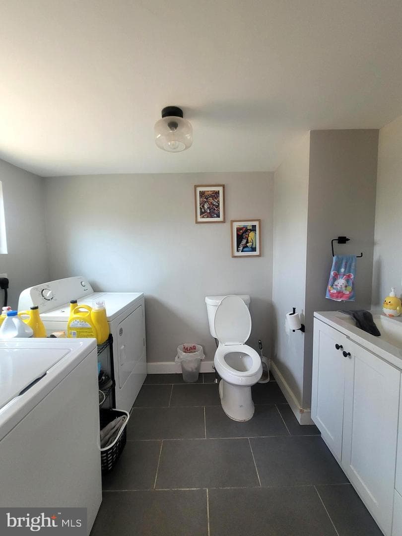 574 Bath Street photo 5