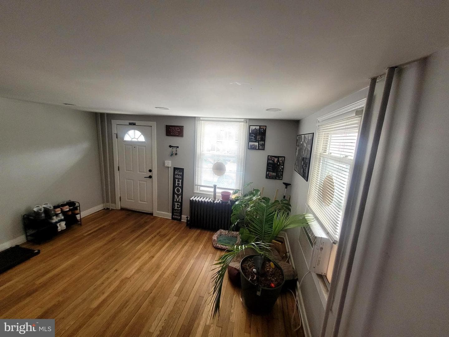 574 Bath Street photo 9