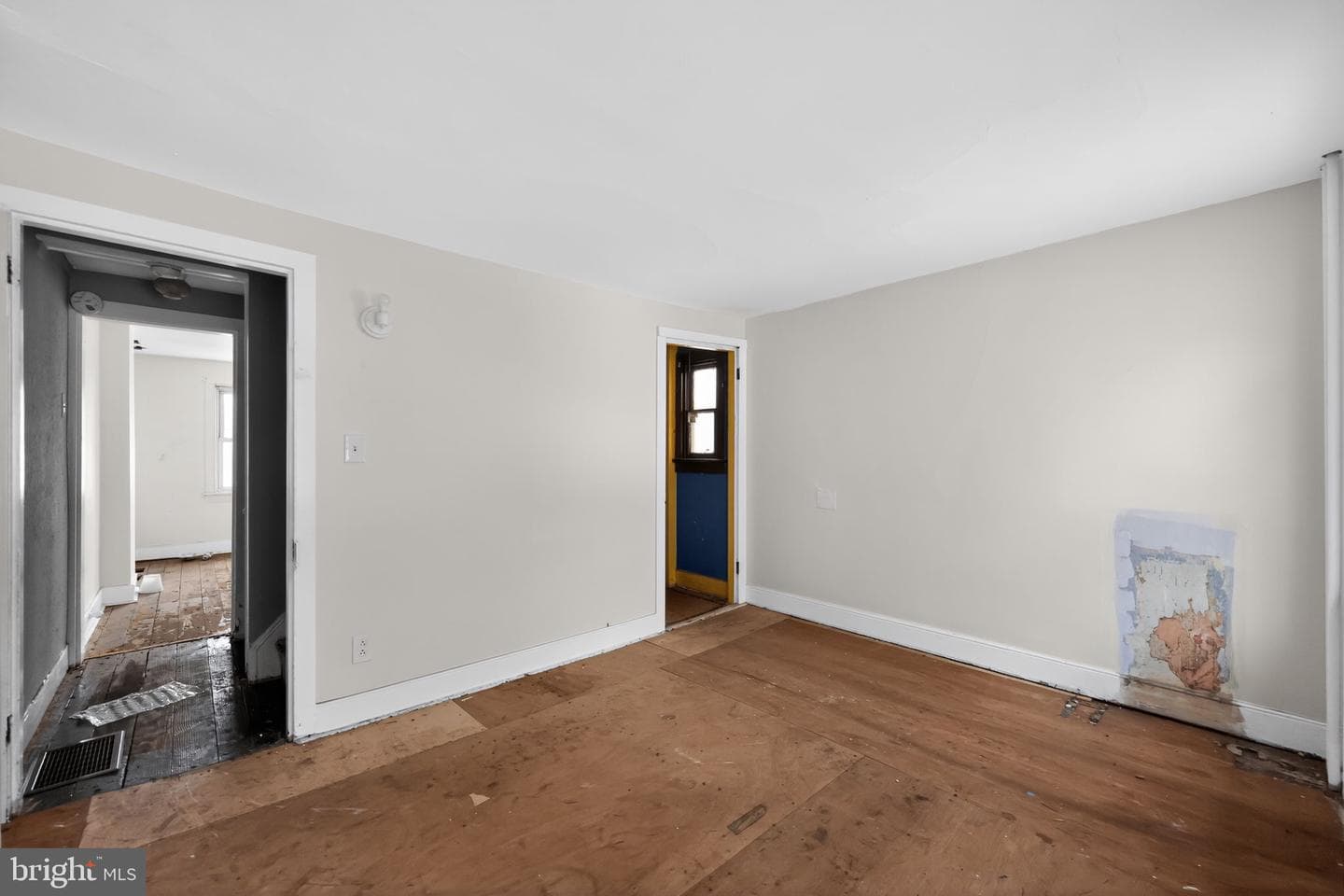 523 Swain Street photo 23