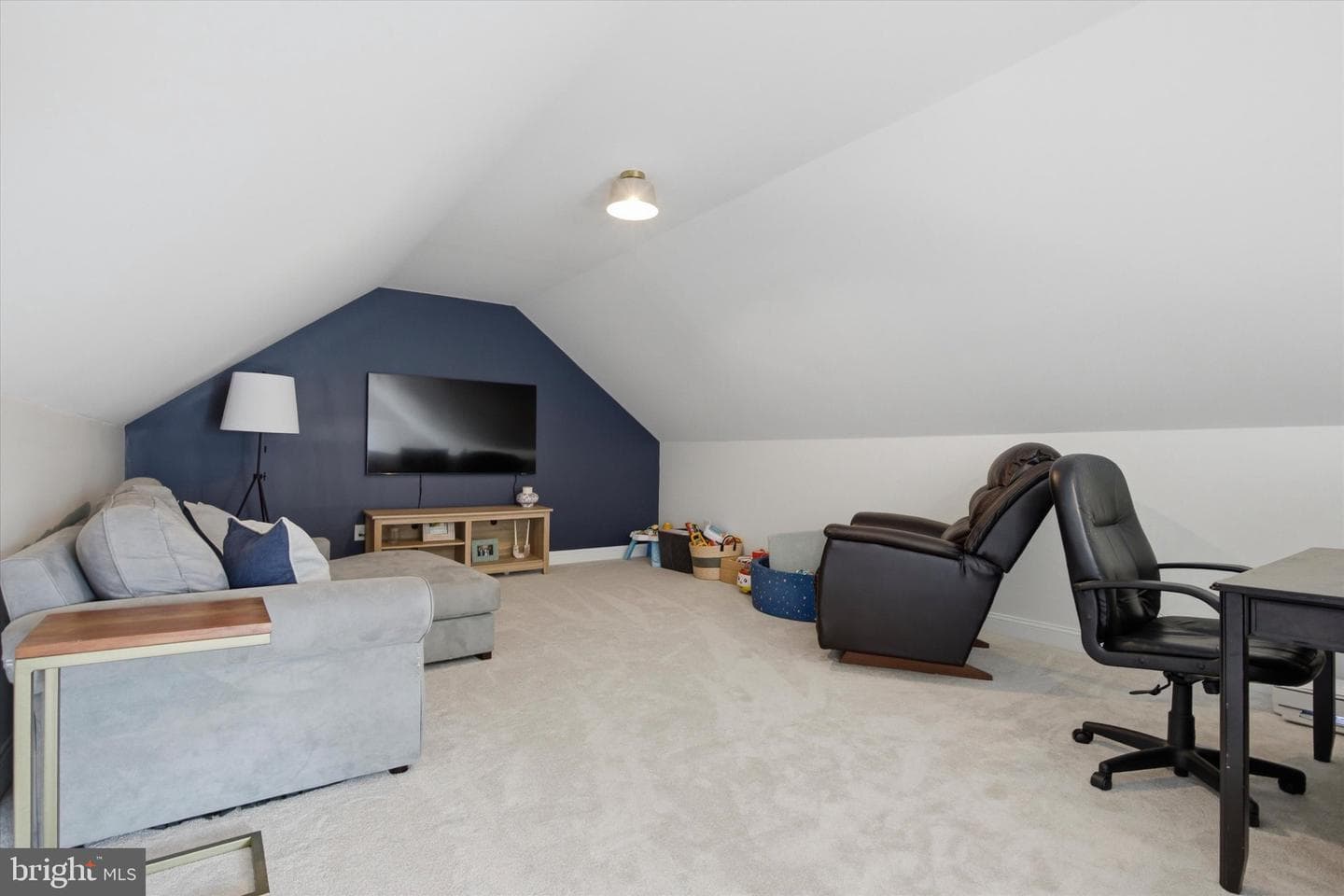 1920 Waid Way photo 20