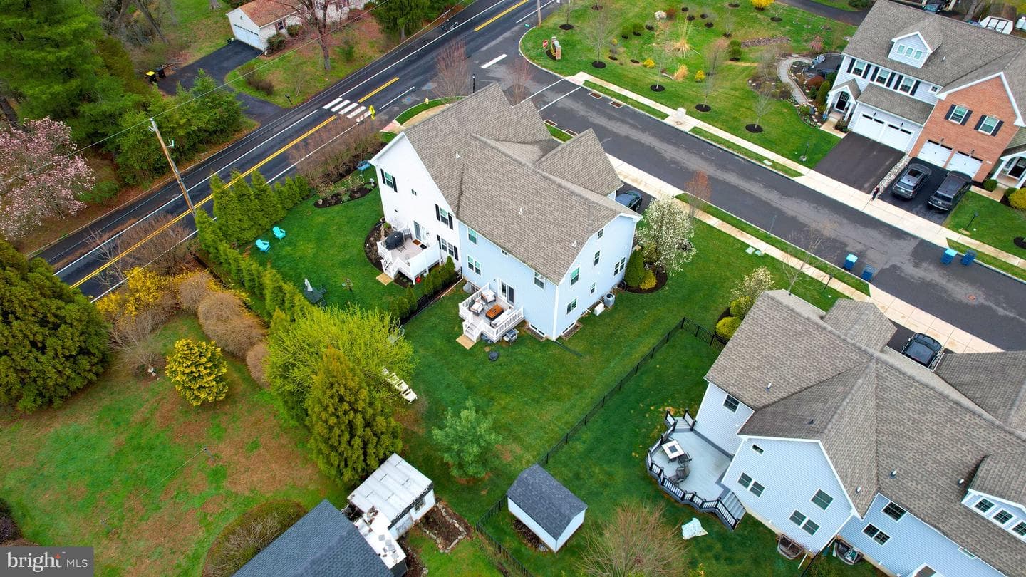 1920 Waid Way photo 27