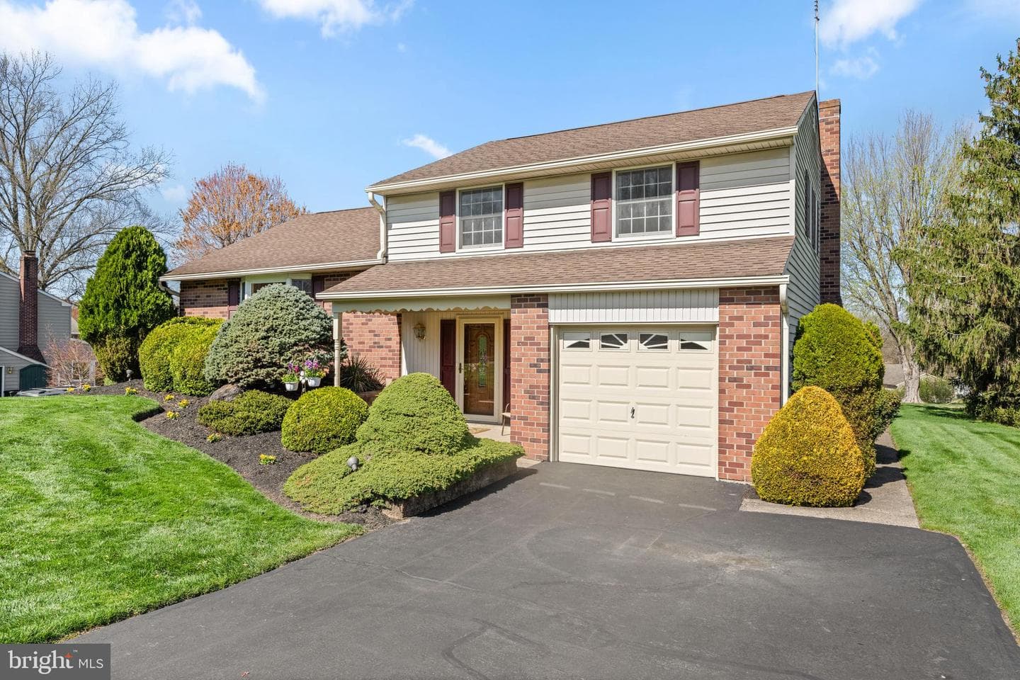 111 W Buttonwood Drive photo 3