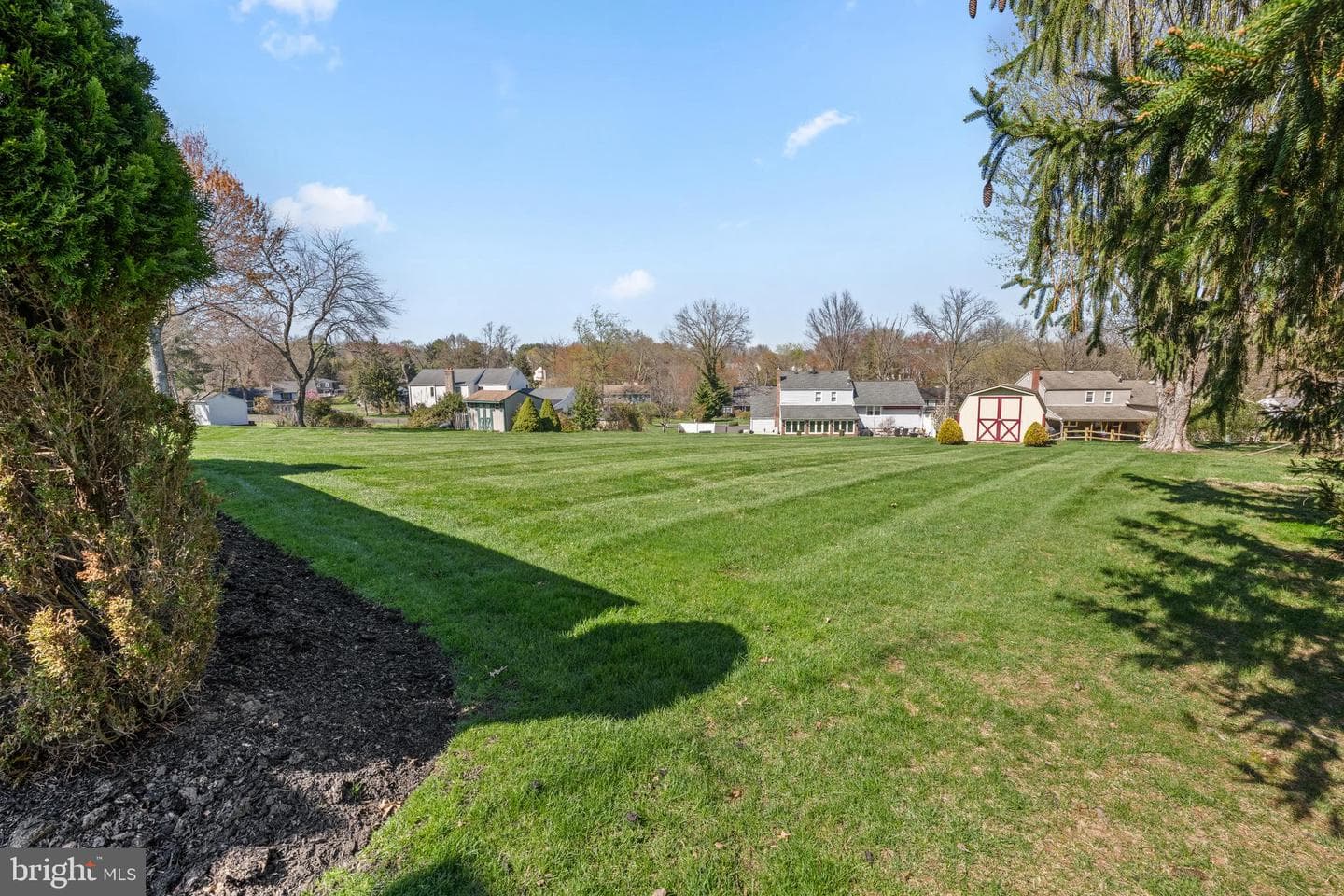 111 W Buttonwood Drive photo 35