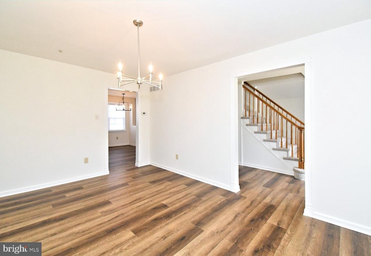 670 Amalie Lane photo 7