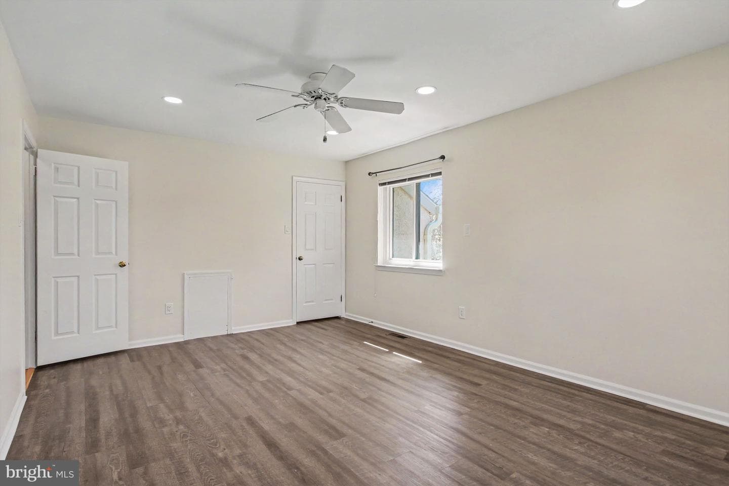 1620 Devon Court photo 41