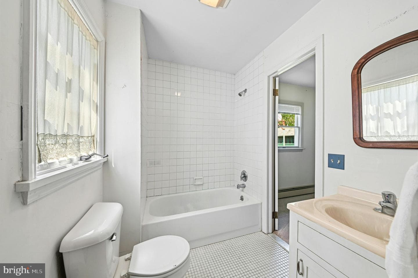 189 E Butler Avenue photo 49