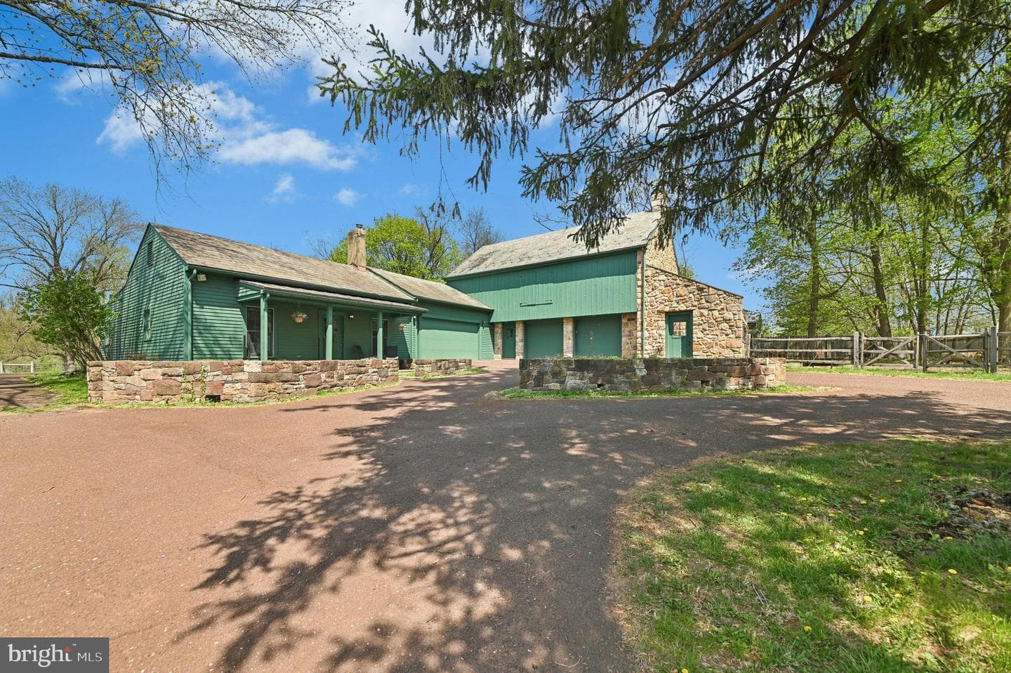 189 E Butler Avenue photo 60