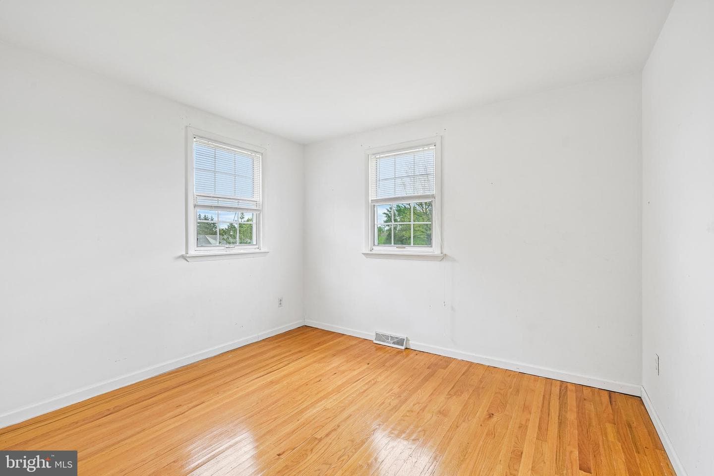 77 Wren Drive photo 26