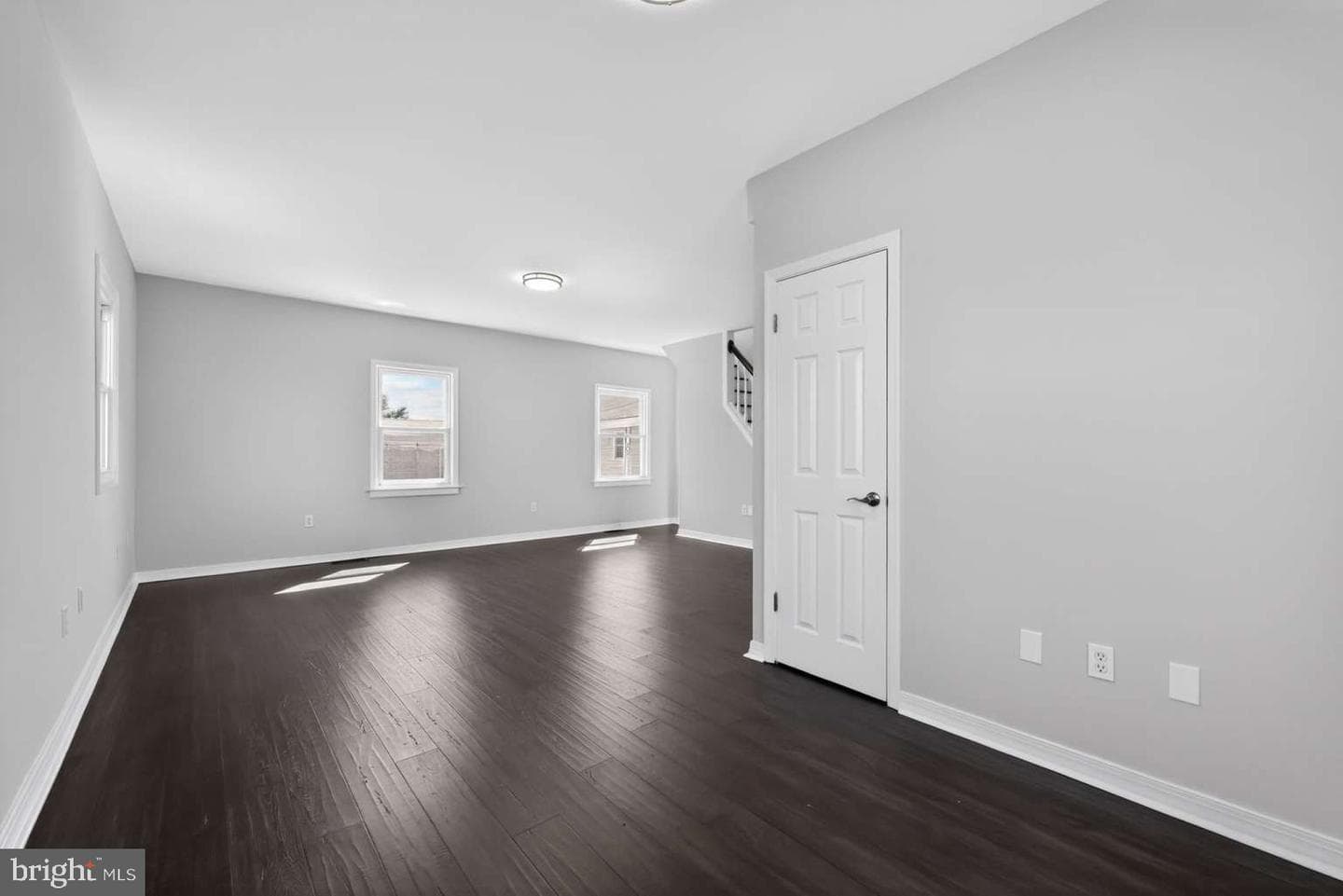 916 Stephen Avenue photo 16