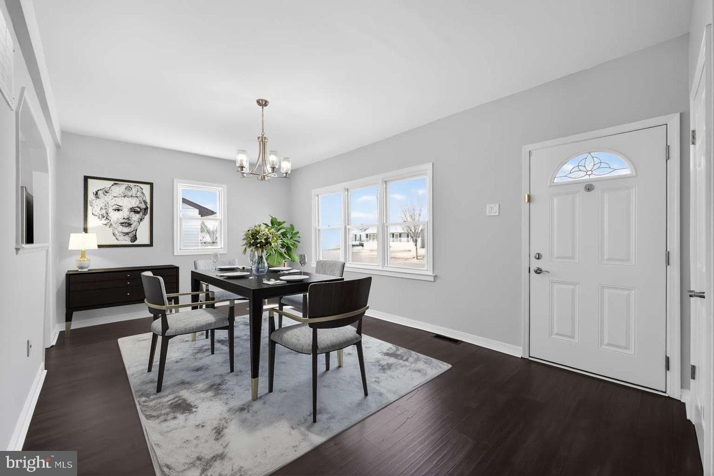 916 Stephen Avenue photo 5