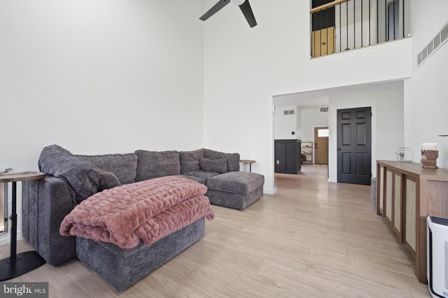 2233 Apple Way photo 2