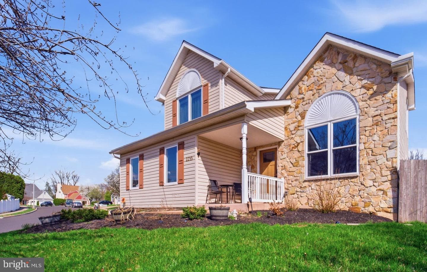 2233 Apple Way photo 4