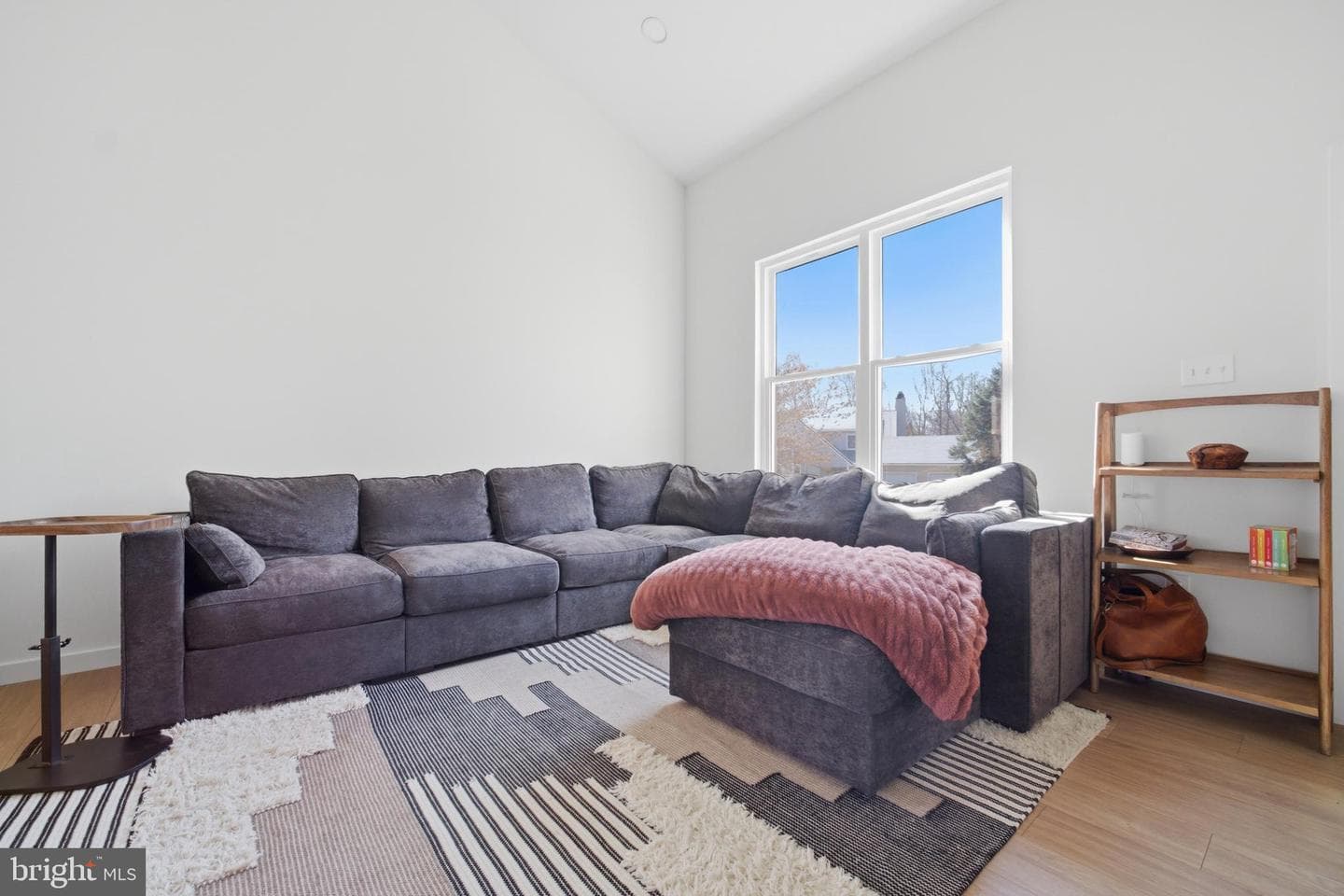 2233 Apple Way photo 8