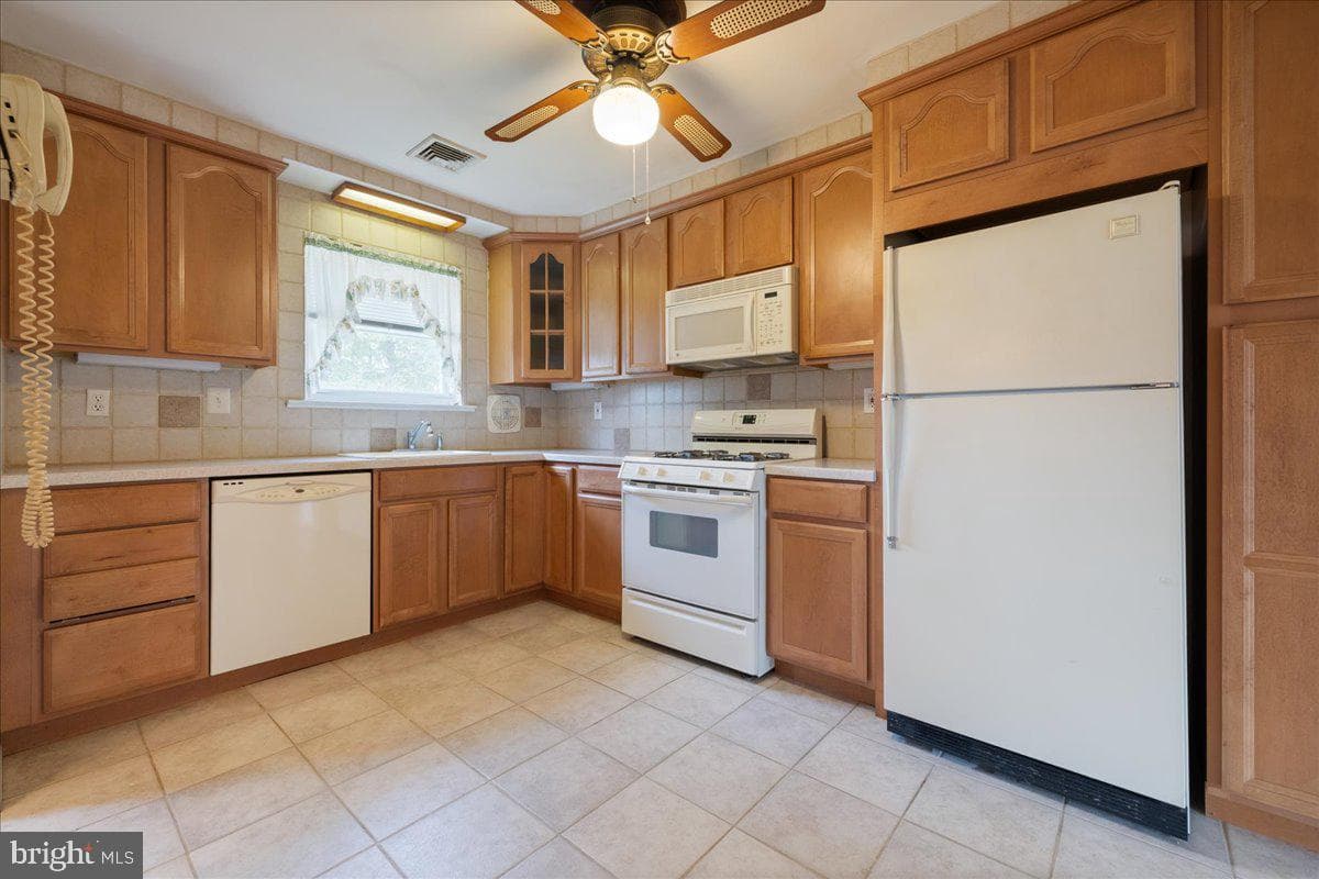 872 Mustang Road photo 9