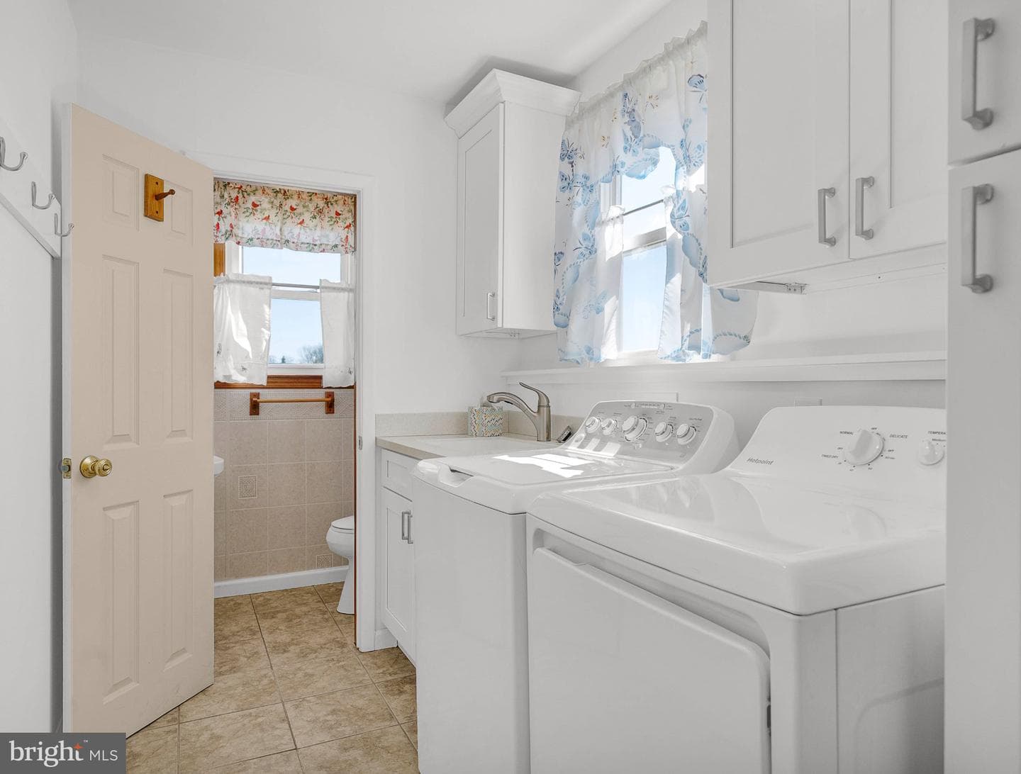 2533 Skyview photo 30