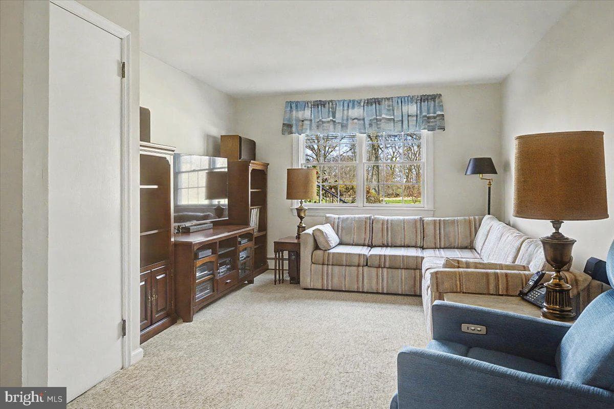 528 E Court Street photo 18