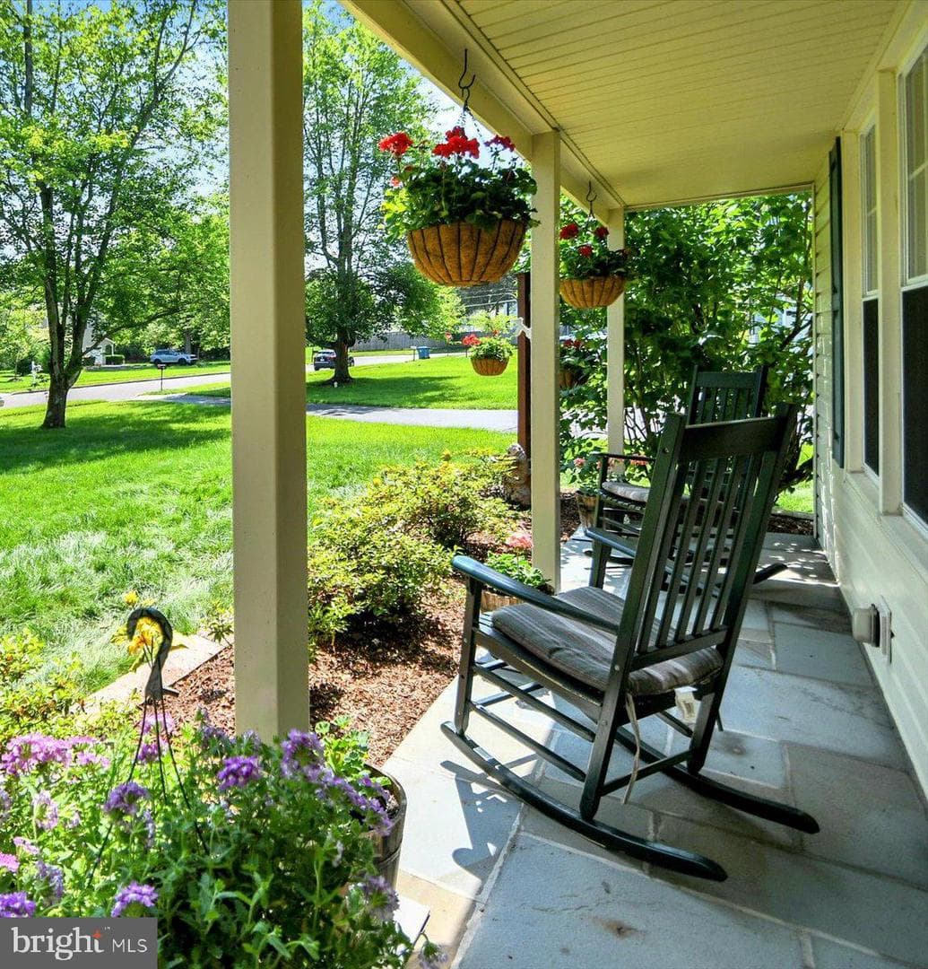 106 Gertrude Drive photo 3