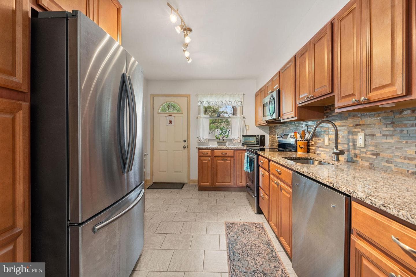 1027 Rozel Avenue photo 3