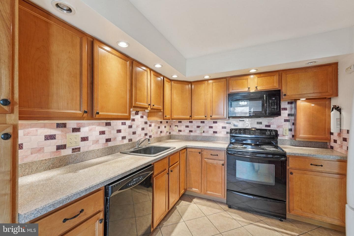 1575 W Street Road #327 photo 15