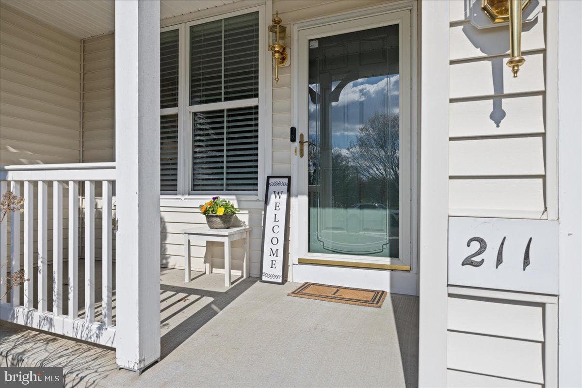 211 Barness Lane photo 2